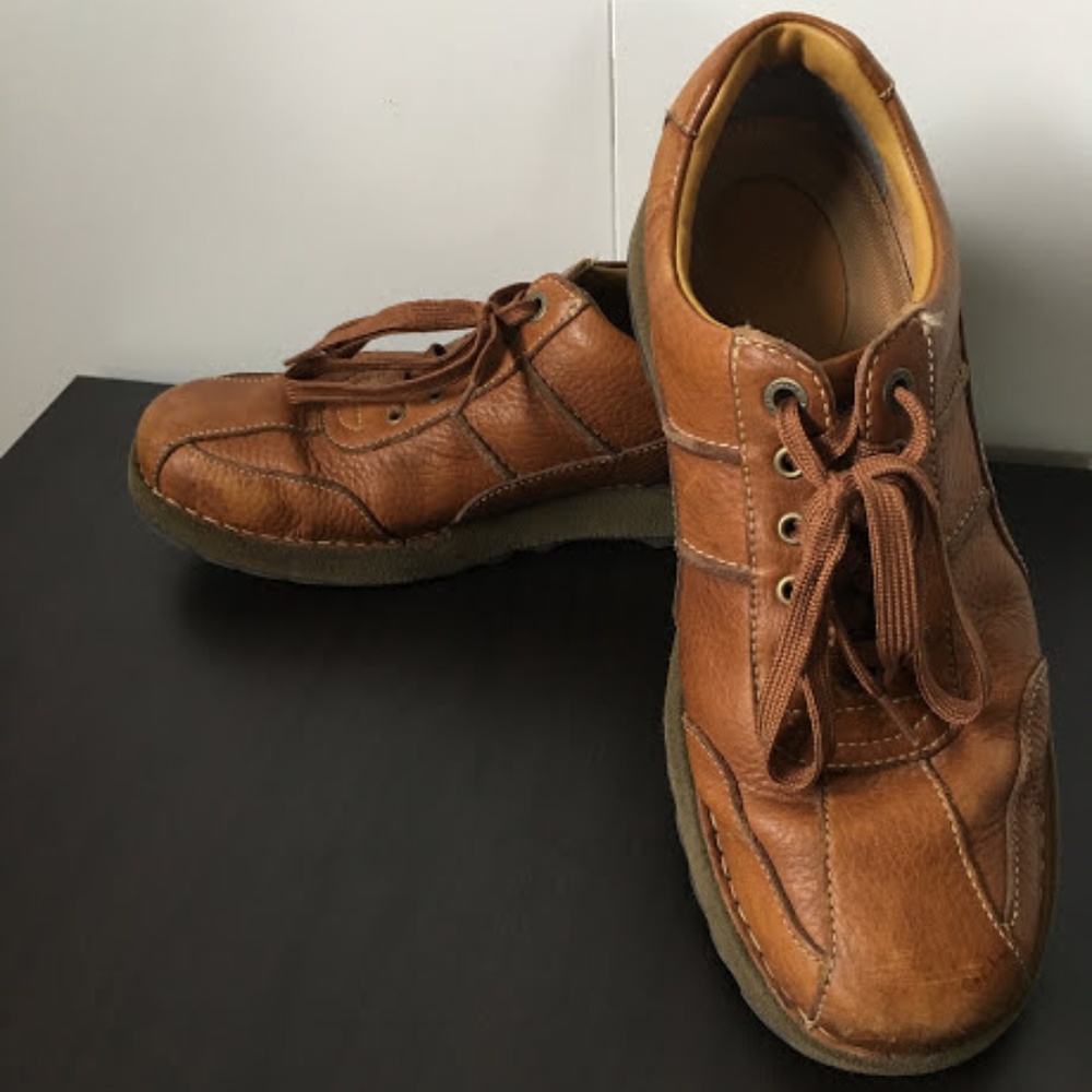 Dr  MARTENS Men light brown leather lace up Size11